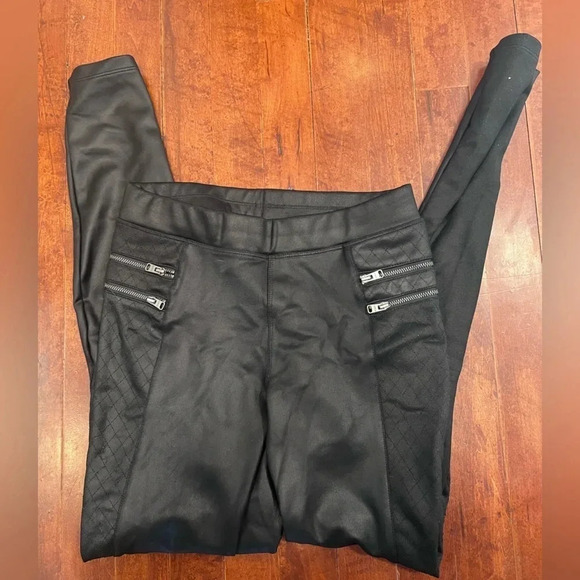 Express faux leather leggings with zippers - Picture 2 of 3